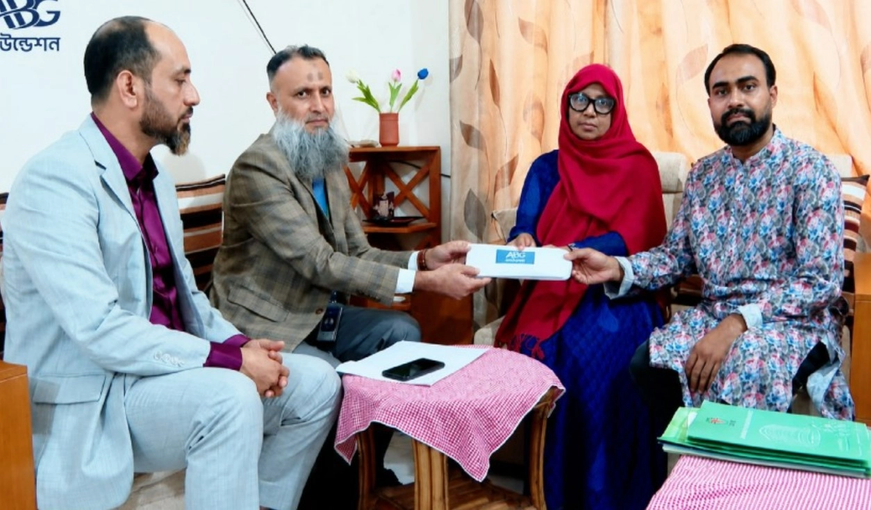 জীবন বাঁচানোর লড়াইয়ে শিক্ষিকা ইয়াসমিন, পাশে মানবিকতার হাত