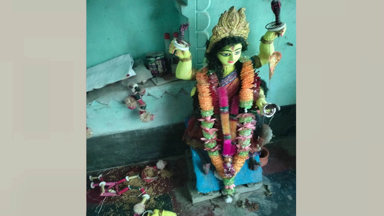 চাঁচড়ায় মন্দিরে প্রতিমা ভাঙচুর ও  মালামাল চুরির অভিযোগ