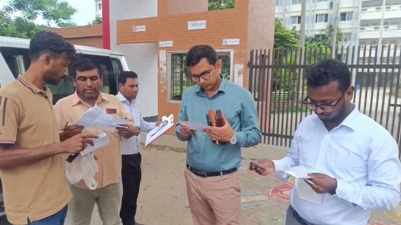 ঝিনাইদহে সড়ক অভিযানে ২০ যানবাহন জরিমানা, জব্দ হাইড্রলিক হর্ন