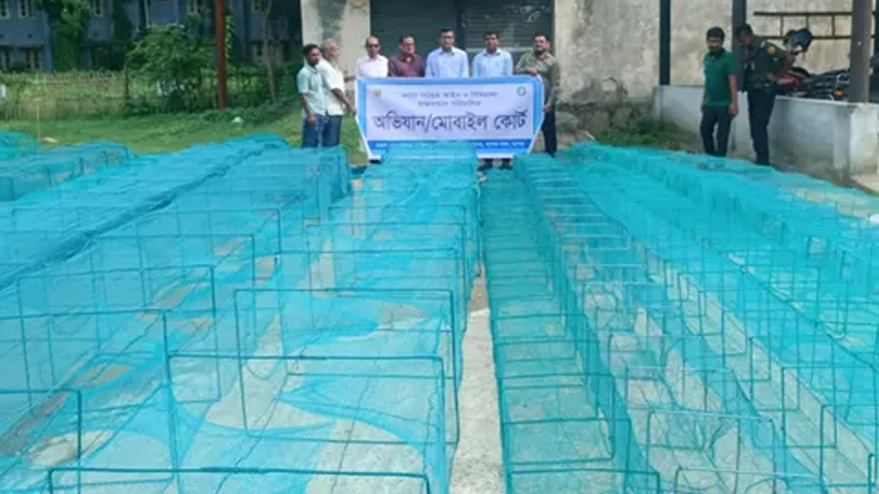যশোরে অবৈধ চায়না দুয়ারি জালের বিরুদ্ধে অভিযান