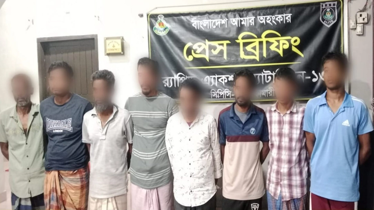 পঞ্চগড়ে অভিযান চালিয়ে জগন্নাথপুর হত্যা মামলার প্রধান আসামিসহ ৮ জন গ্রেপ্তার