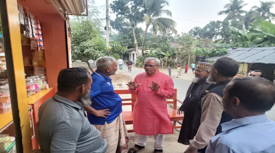দ্বাদশ জাতীয় সংসদ নির্বাচন উপলক্ষে শনিবার দেয়াড়া ইউনিয়নে গণসংযোগ করেন সদর উপজেলা আওয়ামী লীগ সভাপতি মোহিত কুমার নাথ