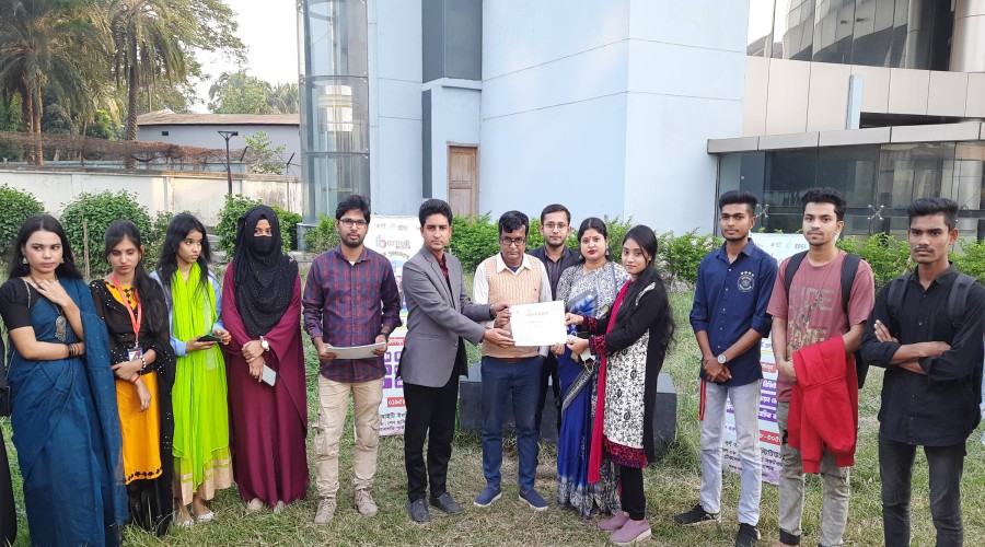 যশোর শেখ হাসিনা সফটওয়ারে শনিবার বর্ণ আইটি ইনস্টিটিউটের উদ্যোগে বিভিন্ন কোর্সের প্রশিক্ষণার্থীদের মাঝে সনদপত্র বিতরণ করা হয়