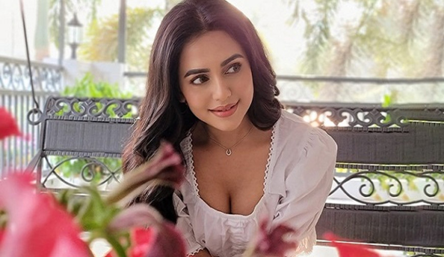 Bustyning qattiq zarbasi